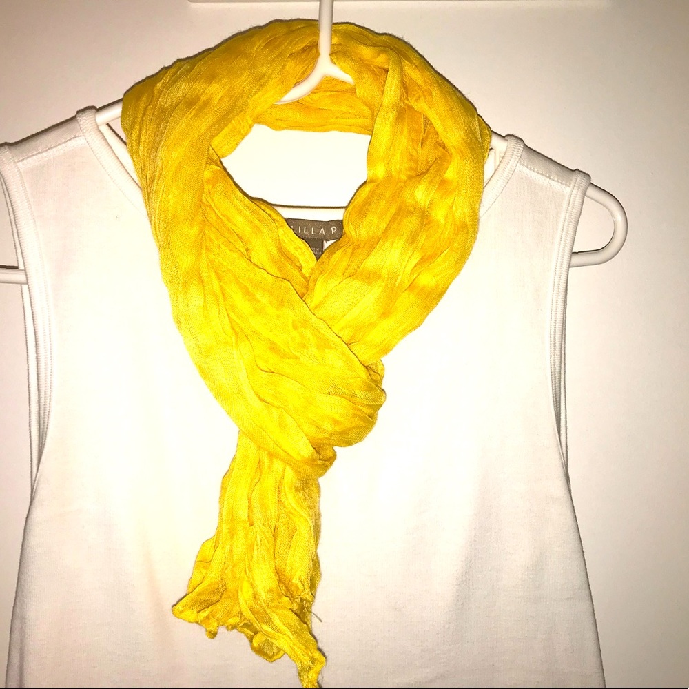 Yellow light weight scarf